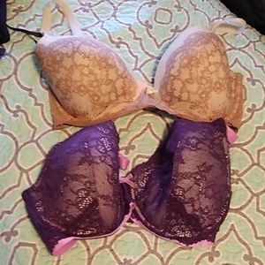 2 Victoria secret bras
